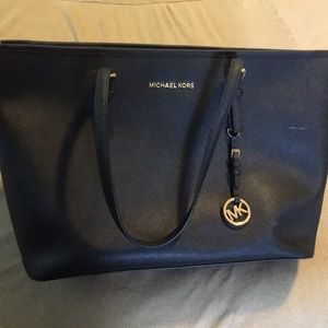 Black Michael Kors Jet Set Travel Large Tote